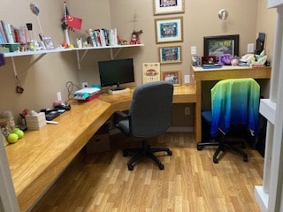 Photo - 5327 Azinger Ln