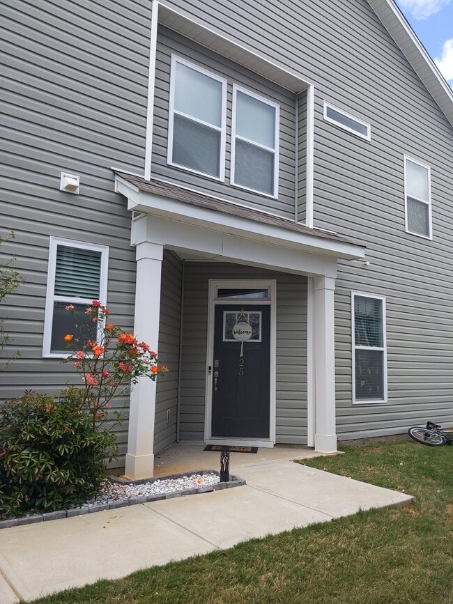 Photo - 25 Planters Pl