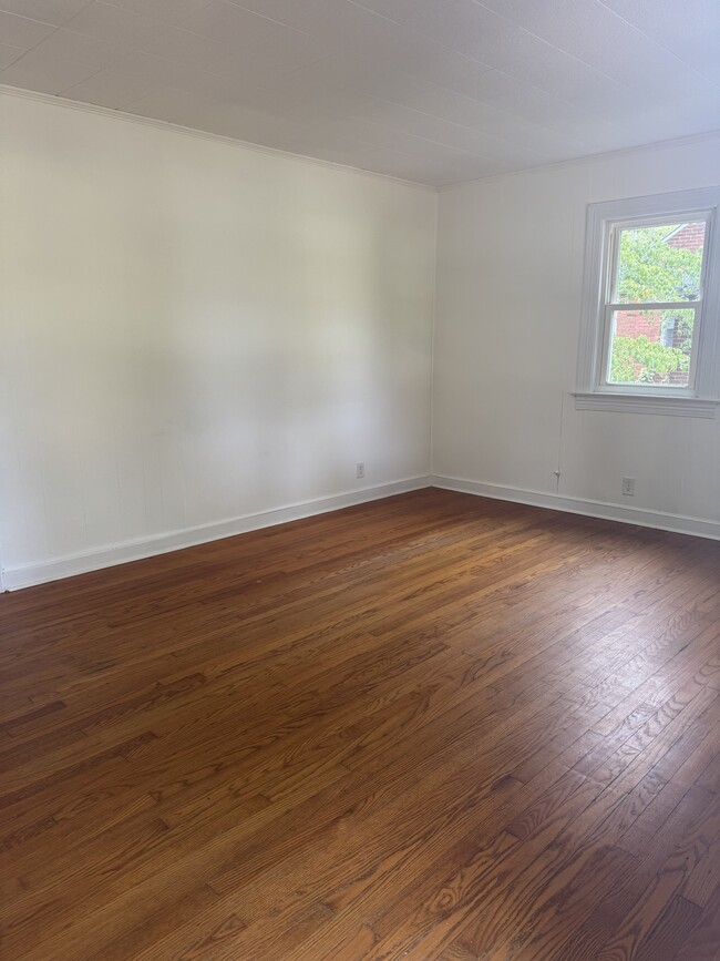 132 S 11th Ave