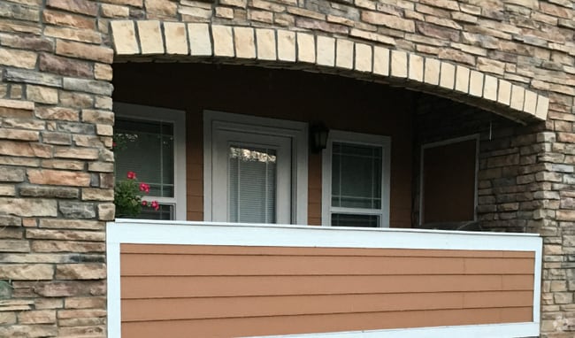 Building Photo - 2803 Kansas Dr Rental