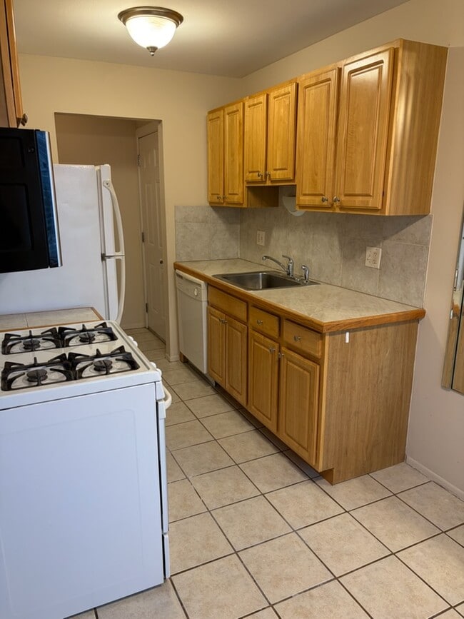 Photo - 45250 Keding St Unit 45250 Keding #203