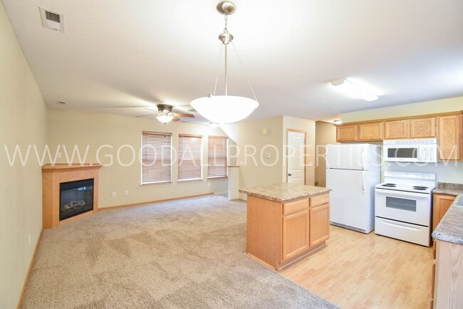 Photo - 2 bedroom 2 bath Urbandale Townhouse