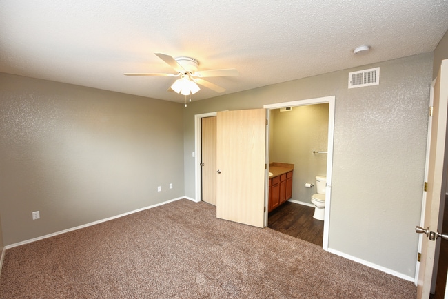 CrownRidge Apartments