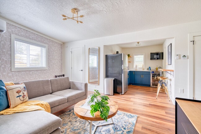 4335 SE Milwaukie Ave Unit SI ID1612003P