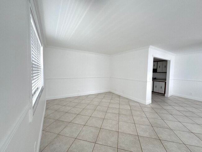 Photo - 80 Normandy Ln