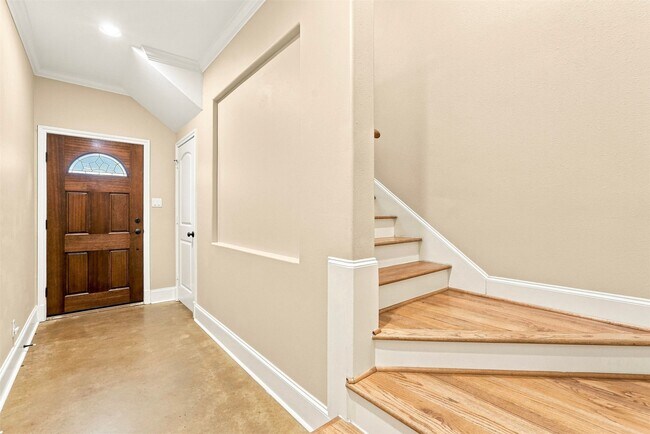 Photo - 1714 Ovid St