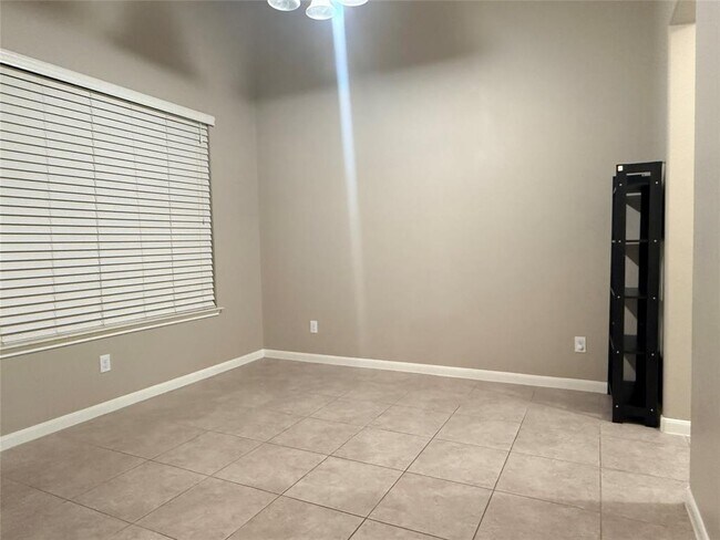 Photo - 112 E Adelanta Place