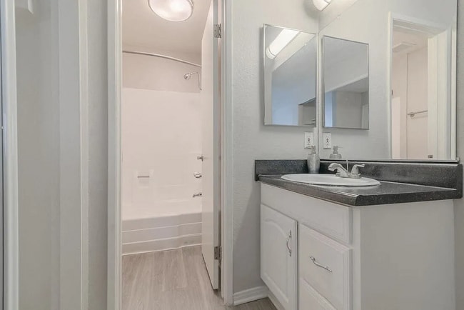 Photo - 21530 Califa St Unidad 311