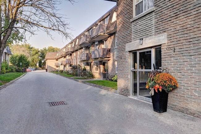 Photo - Egremont Street Apartments - Skyline Living