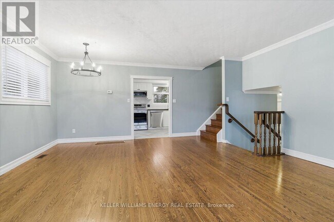 Photo - 317 Central Park Blvd N