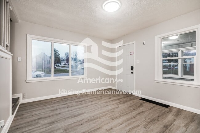Photo - 501 E Irvington Ave