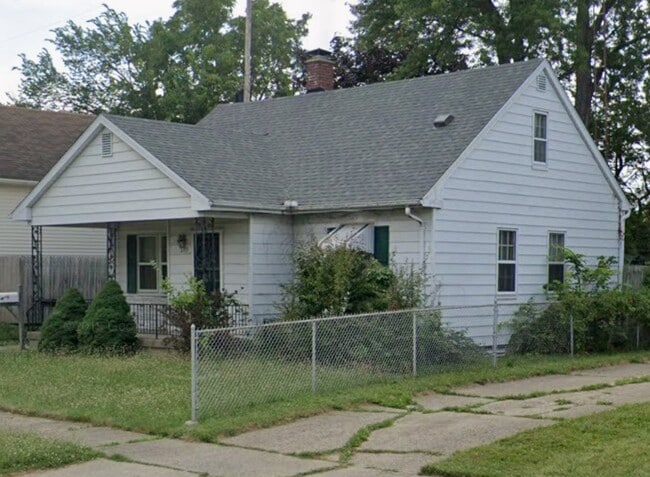Photo - 3713 Gratiot Ave