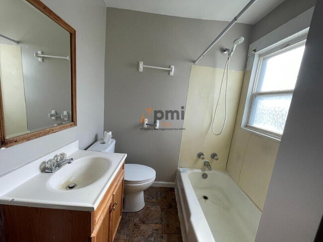 Photo - 523 1/2 Grove Street