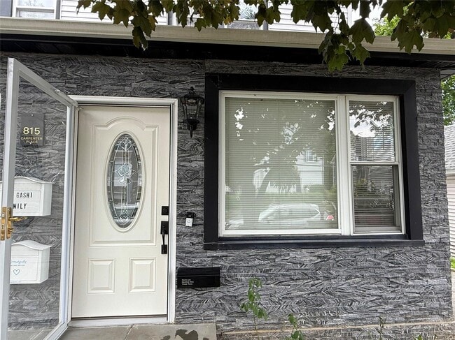 Photo - 815 Carpenter Pl