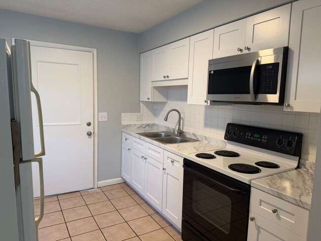 Photo - 1408 Spencer Ct Unidad Apt A