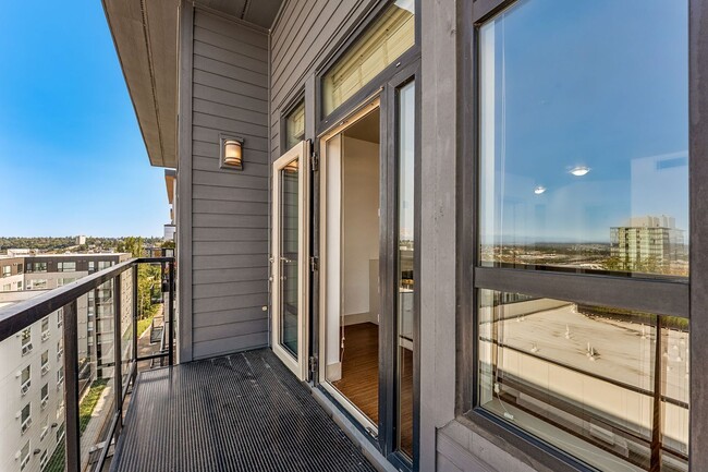 Building Photo - 1501 Tacoma Ave S Unit 1501 Tacoma Ave S 519