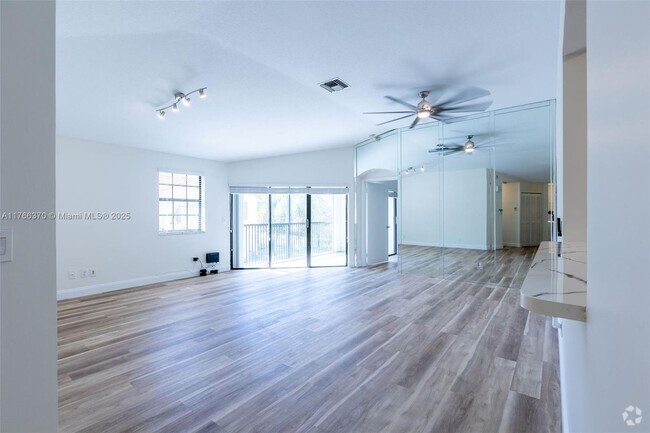 Building Photo - 15865 SW 6th Pl Unit 201 Rental