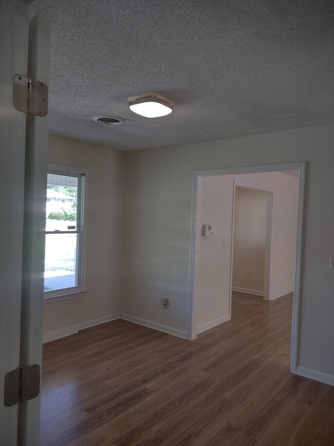 Photo - Wonderful Three Bedroom Home in Northeast Columbia!