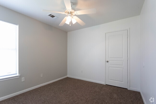 4BR, 2BA - 1,380 SF - Plainview Vistas