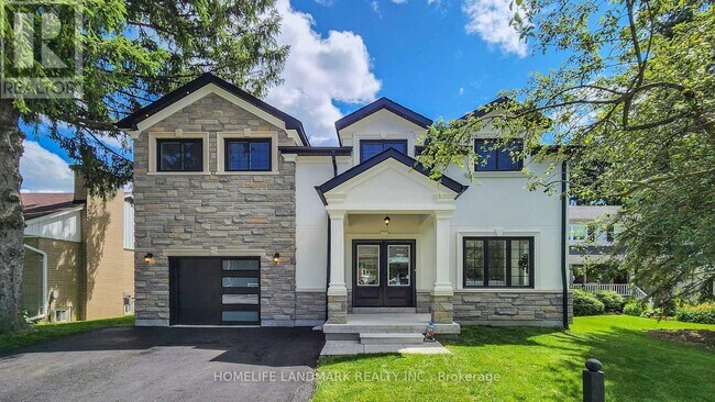 Photo - 452 D'Arcy St