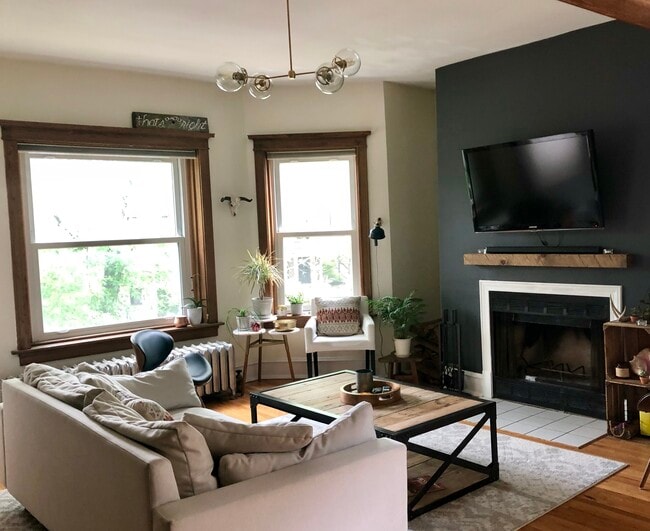 Photo - 3654 N Janssen Ave Unit 2