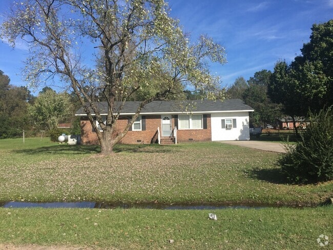 Building Photo - 3 Bedroom Brick Ranch with Finished Bonus ... Rental