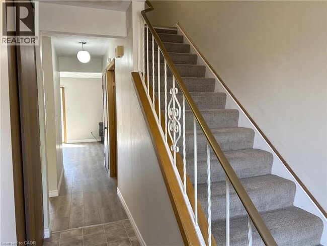 Photo - 10 Montclair Crescent