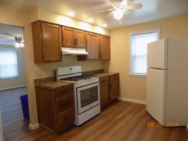 Photo - 450 Albert St Unit A