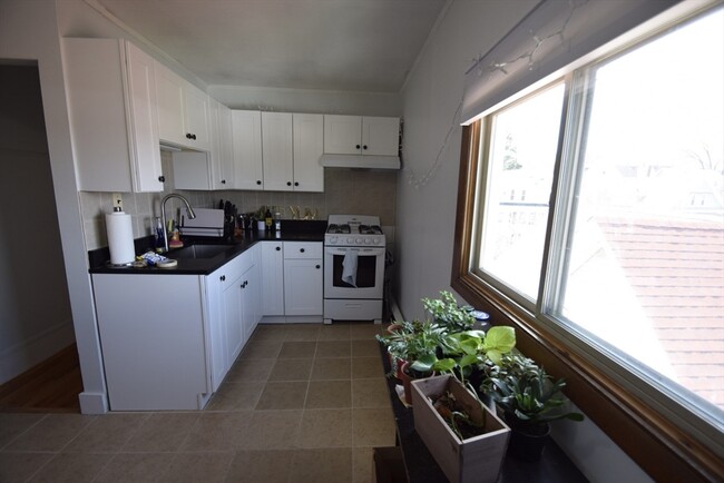 Photo - 241 Highland Ave Apartment Unit 4