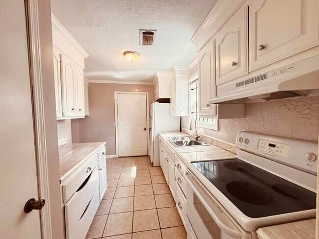 Photo - 234 Culbertson Ave