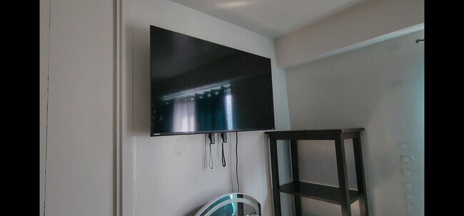 3411 Irwin Ave Unit Shared Apartment