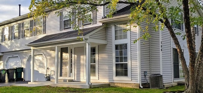 Building Photo - 300 Teak Ln