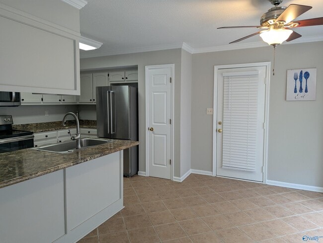 Photo - 2504 Weatherstone Rd SE