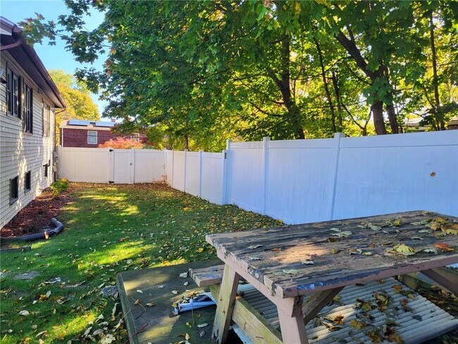 Photo - 160 Hillcrest Ave