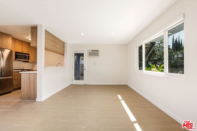 Photo - 27 Anchorage St