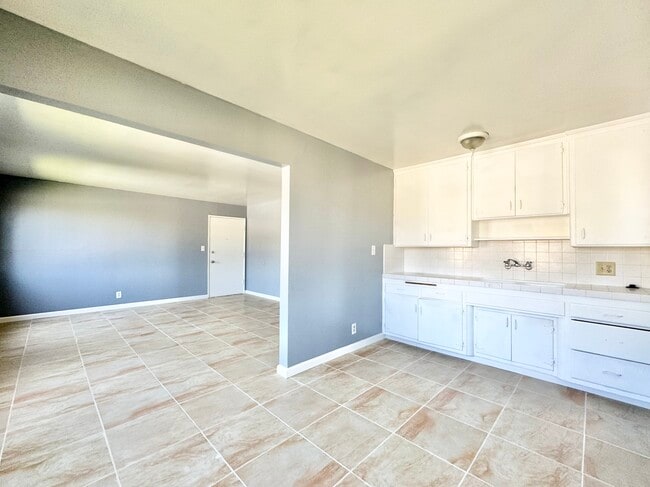 Building Photo - 746 Cory Dr Unit 1 Rental