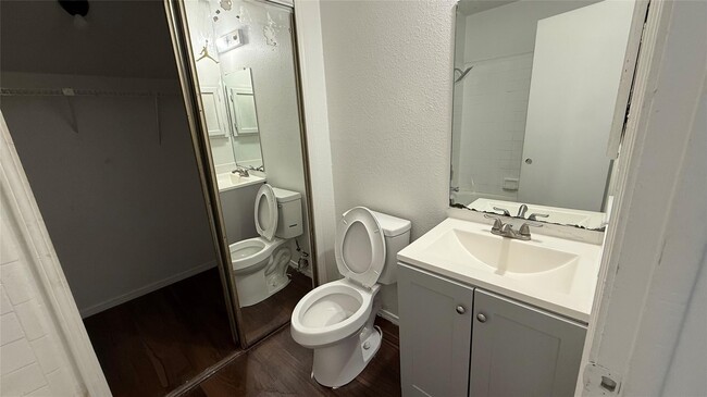 Photo - 9839 Walnut St Unidad 210