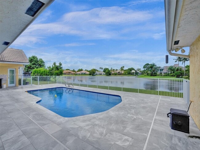 Photo - 4495 Woodfield Blvd