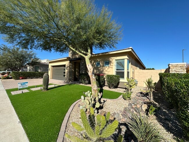 Photo - 1140 E Cherrywood Pl