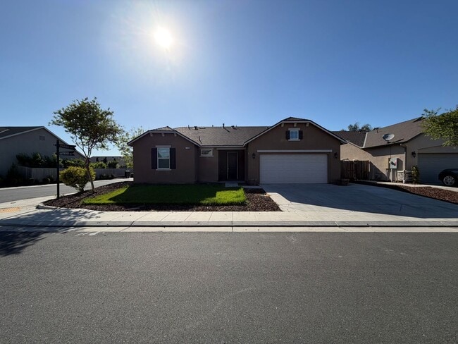 Photo - Nice home for rent in gated community in Tulare!