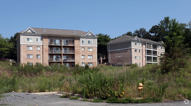Briarwood Apartments - Briarwood Apartments