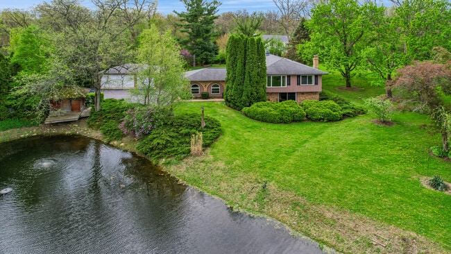 Building Photo - 1N451 Indian Knoll Rd