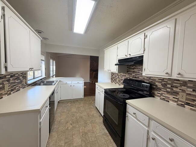 Photo - Large home ready for tenant....