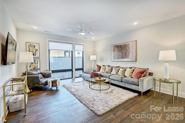 Photo - 1208 Minter Pl