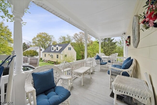 Photo - 196 Mt Kemble Ave