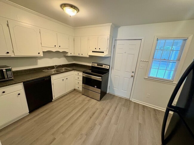 Photo - 709 Montclair Dr
