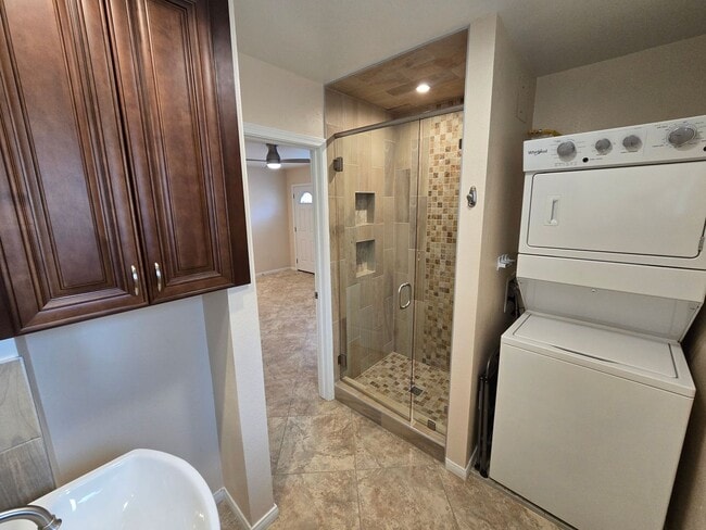 Photo - 2142-48 Oliver Ave Unidad 2144