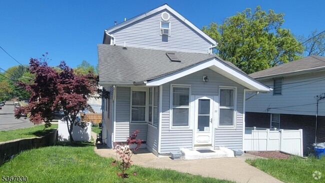 Building Photo - 22 John Ryle Ave Unit 1 Rental