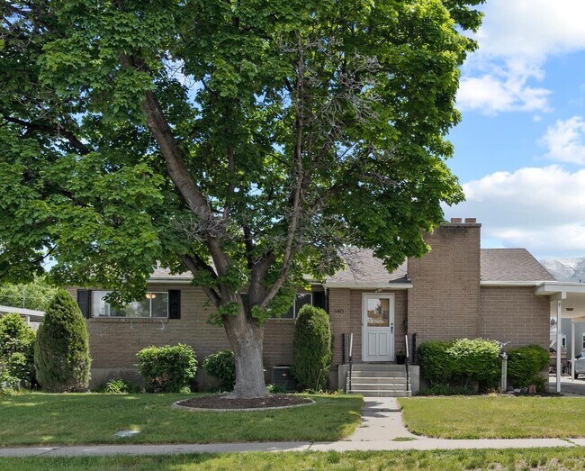front of house - 140 N 700 E Apartamentos Unidad Bleeding Heart B