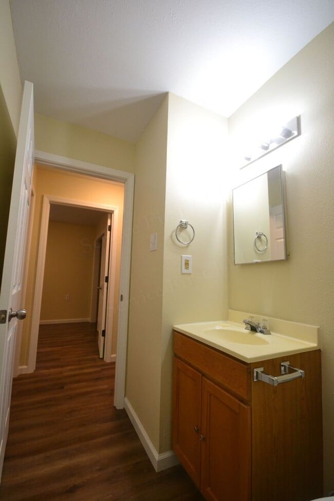 Photo - Warsaw Apartments Unit 01